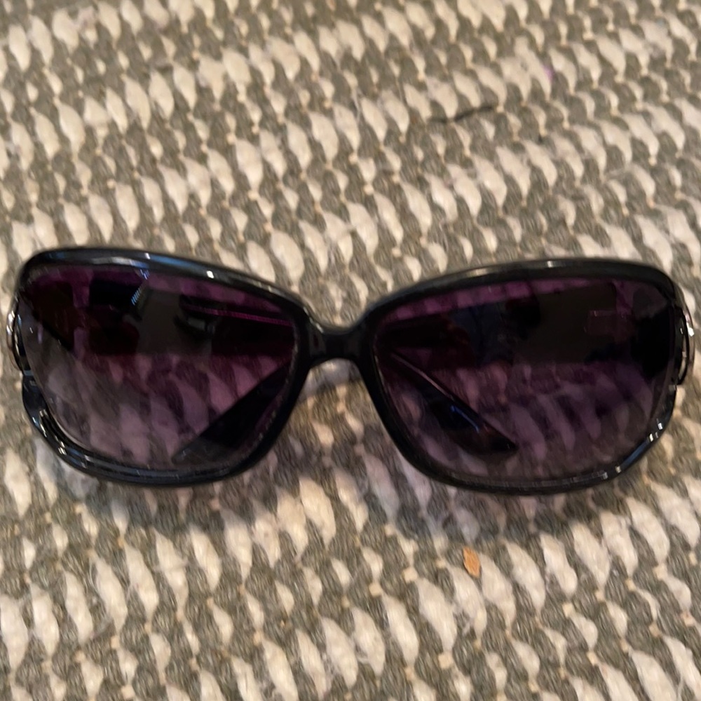 Women’s Gucci sunglasses